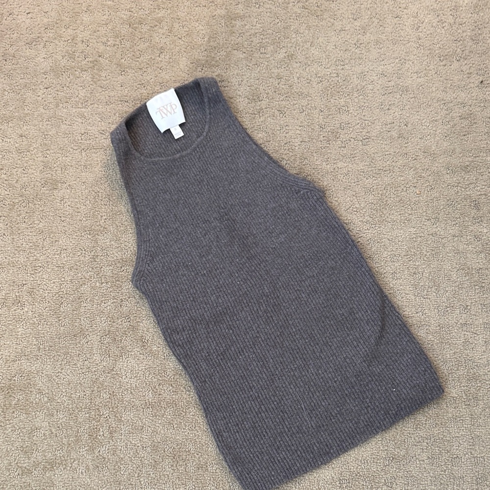 Women's Gray Sleeveless Sweater